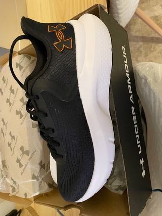 Under Armour Charged Rogue 5 Negro Naranja