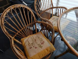 Mesa y 4 sillas de bambú vintage