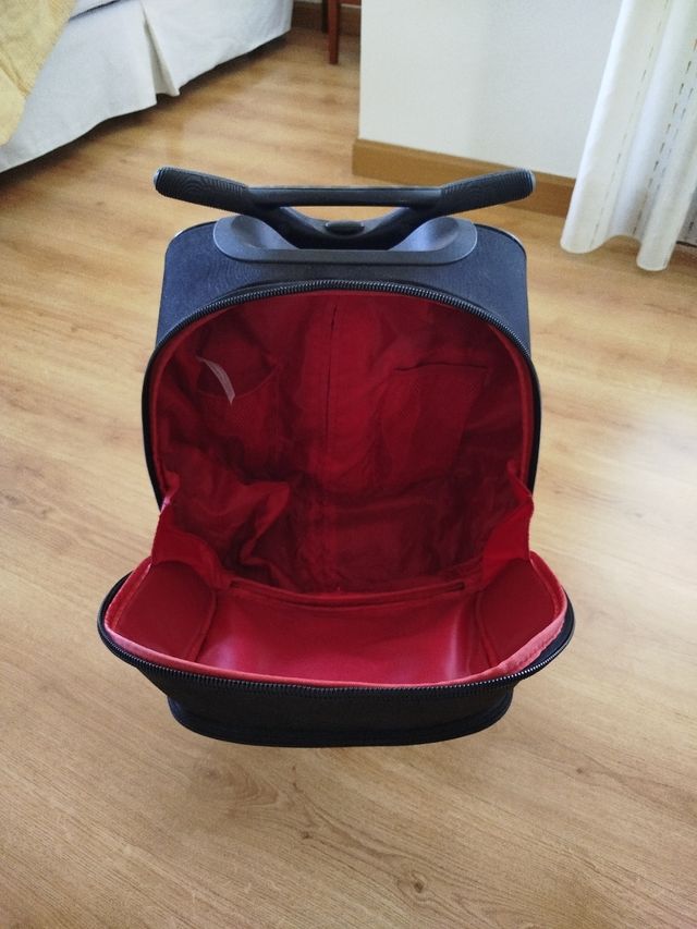 Roller  Negro con Interior Rojo