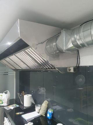 Campana extractora de 2 metros (4 cuerpos) c/motor