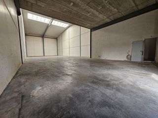 Nave industrial en venta en Daganzo de Arriba