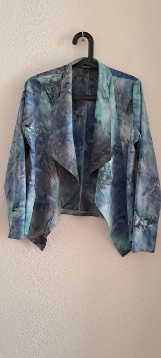 Americana con estampado tie-dye