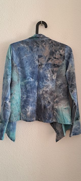 Americana con estampado tie-dye