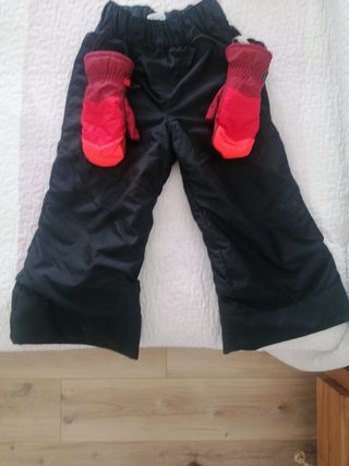 Pantalones de esquí negros T4 y guantes 