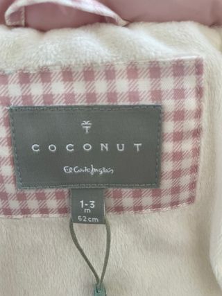 Abrigo rosa acolchado con capucha