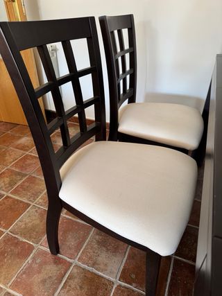 Mesa de comedor con 4 sillas