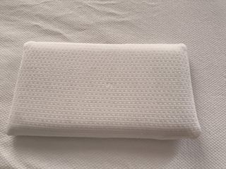 Almohada viscoelástica blanca. Antihongo.