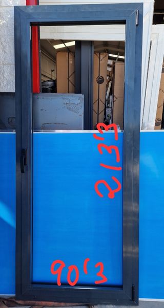 Puerta aluminio de 1 hoja y vidrio