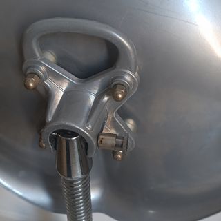 Taburete Yasu Sasamoto.