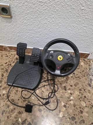 Volante thrustmaster con pedales