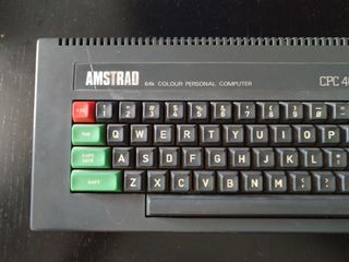 AMSTRAD ORDENADOR TECLAS ALTAS