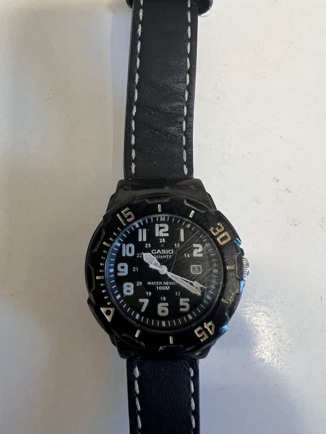 Reloj Casio Quartz Negro Mujer