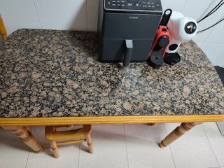 Mesa de cocina madera y mármol