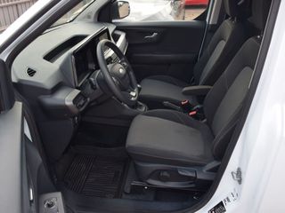 Ford Transit Courier 2024