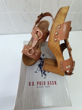Sandalias U.S. Polo Assn. piel plataforma madera