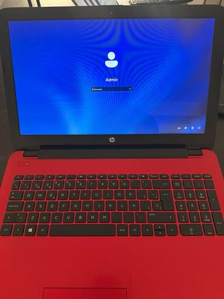 Ordenador portátil HP rojo