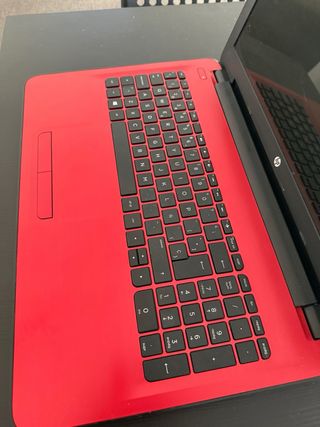 Ordenador portátil HP rojo