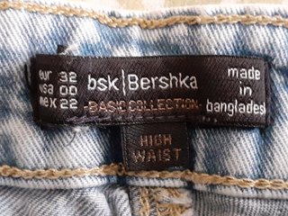 Shorts vaqueros desgastados chica Bershka T.32