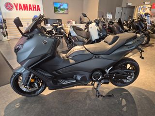 Yamaha T-Max 560 PERFORMANCE