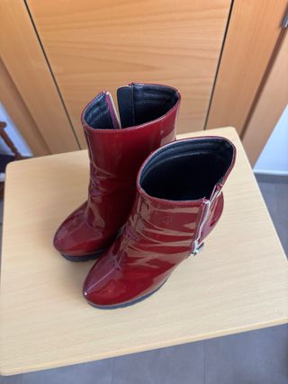 Botines rojos charol tacón plataforma