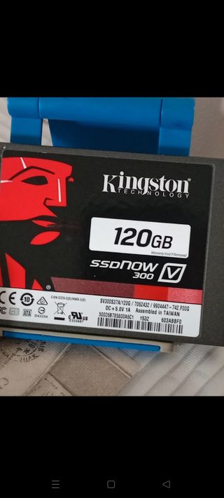 2 Módulos RAM Corsair + SSD Kingston 120GB
