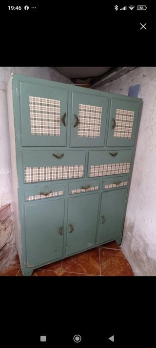 Mueble de cocina vintage verde