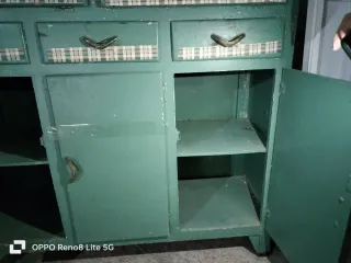 Mueble de cocina vintage verde