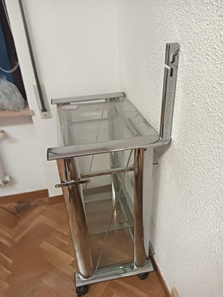 Mesa auxiliar cristal y metal