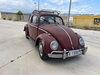 VW Escarabajo 1963 clásico en funcionamiento