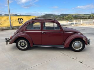 VW Escarabajo 1963 clásico en funcionamiento