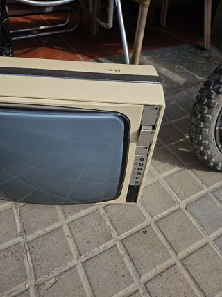 Televisor Antiguo Beige