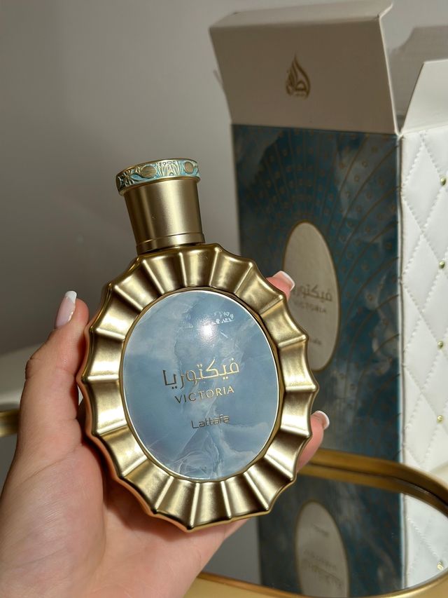 Perfume Victoria Lataffa Dorado Nuevo