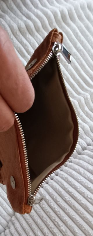 Bolso marrón con doble cadena