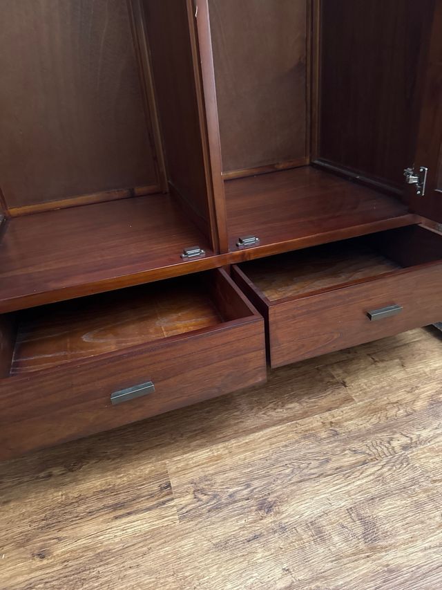 Armario de madera 2 puertas y cajones