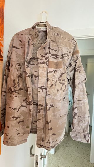 Chaqueta militar camuflaje