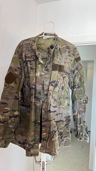 Chaqueta militar camuflaje