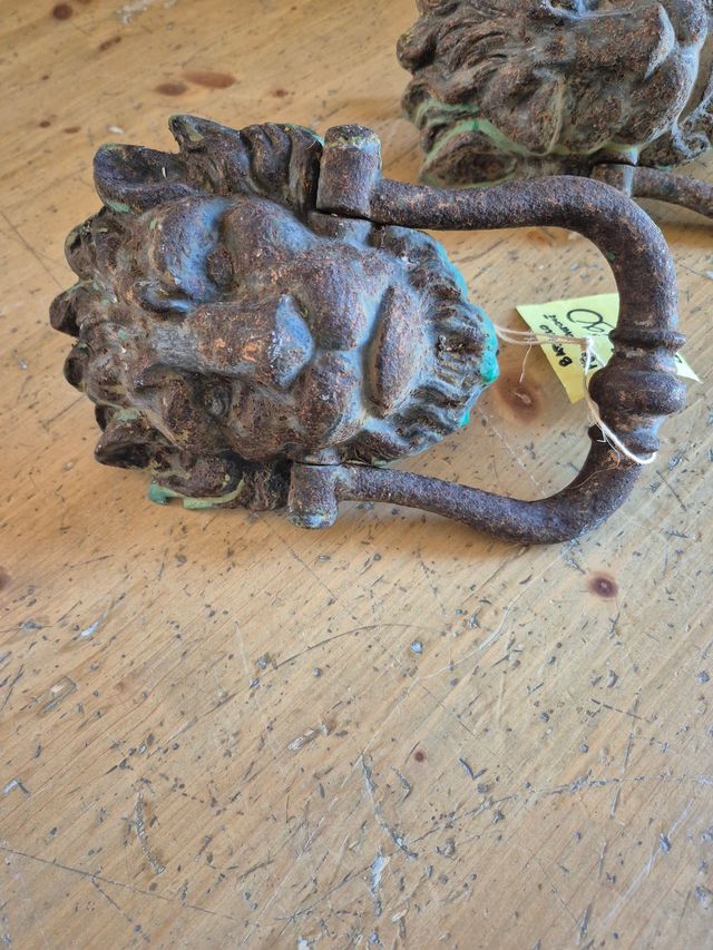 2 Battacchi in Ghisa Testa Leone