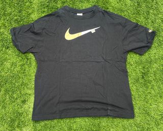 Camiseta Nike Vintage Negra y Dorada