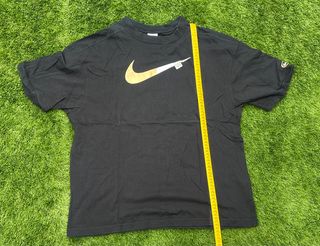 Camiseta Nike Vintage Negra y Dorada