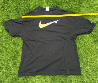 Camiseta Nike Vintage Negra y Dorada