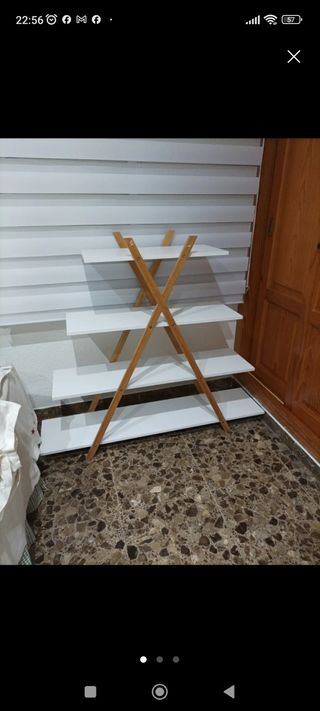 Bajo precio Estantería triangular madera y blanca

