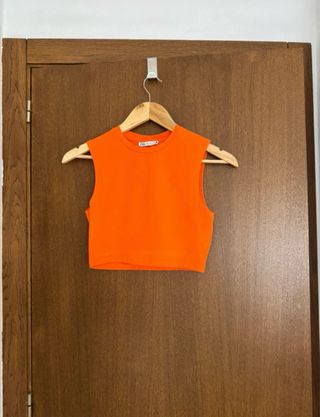Top naranja Zara 