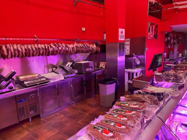 se traspasa carnicería charcuteria amorebieta