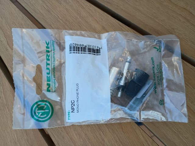 Conector Jack Neutrik NP2C Mono 6.3mm