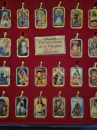 Lote 30 Medallas Vírgenes del Mundo