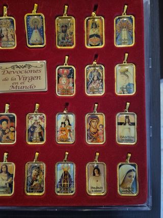 Lote 30 Medallas Vírgenes del Mundo