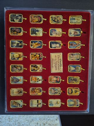 Lote 30 Medallas Vírgenes del Mundo