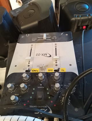 4 Altavoces QSC Negro + Mx-22