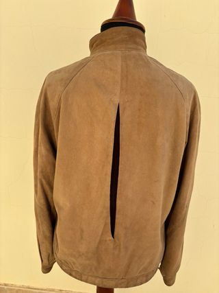 Cazadora ante caballero