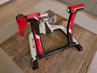 Rodillo Elite Qubo Fluid + Accesorios (Sin uso)
